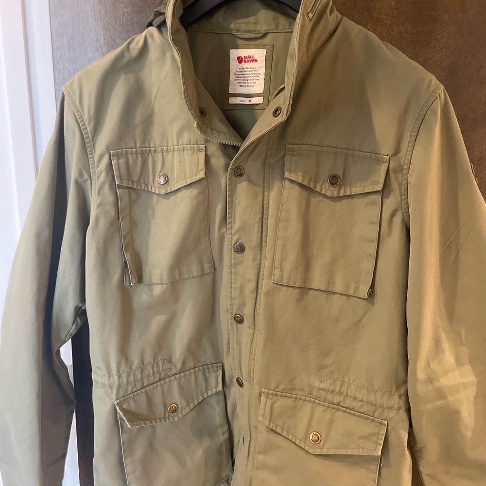 Fjallraven Men's Lightweight Shirt Jacket in Olive Green